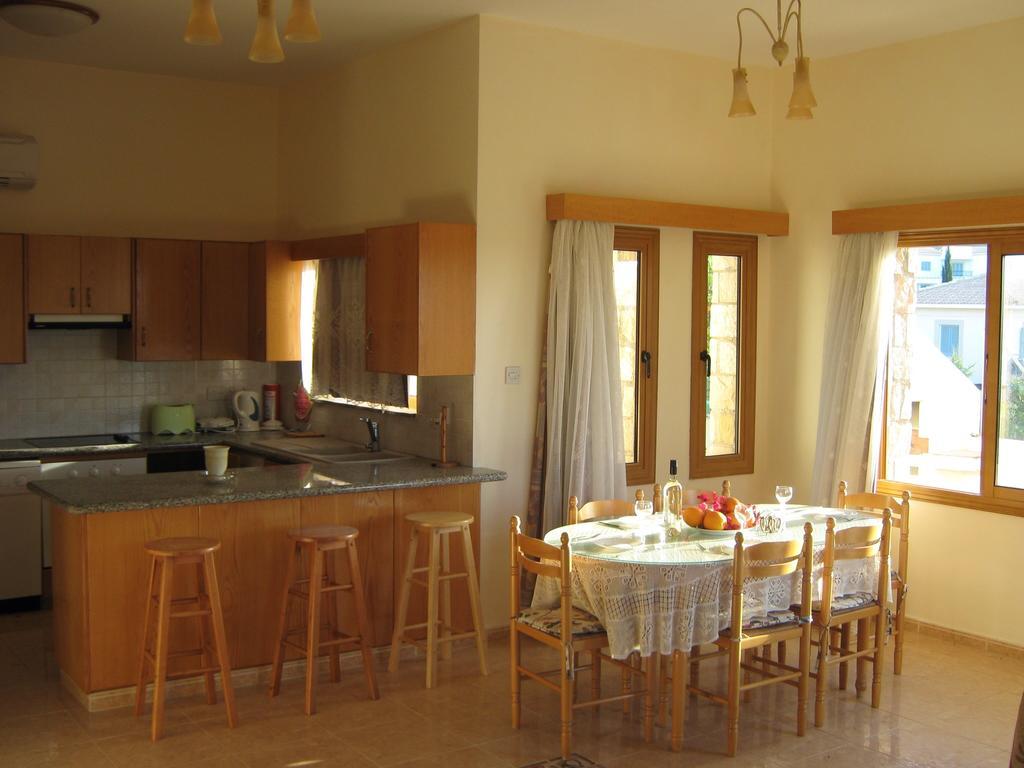 Villa Pergia Latchi Πόλη Δωμάτιο φωτογραφία